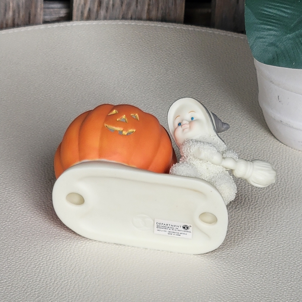 Snowbabies Whimsical Pumpkin Candle Holder with Witch Figurine - Picture 7 of 8